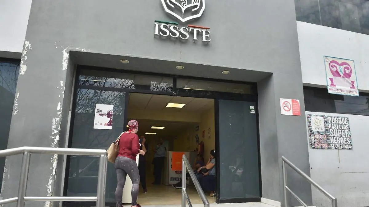 45 COBIAN 6   POR MIEDO PARAN TRABAJO ENFERMERAS Y MEDICOS EN EL ISSSTE